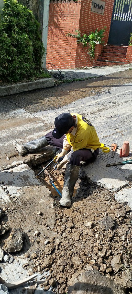 📢 #ServiciosEHInforma 💦| Reparación y mantenimiento de avería de aguas blancas, con cambio de niple y junta dresser📍Las Marías, Calle B (frente a la Qta. Trini)

👷🏻Dirección de Servicios Públicos 
Alcaldía El Hatillo
💡💦🚙📡

#13ene
@elhatillo
<a href="/eliasayegh/">Elías Sayegh</a>
#ElHatilloPosible