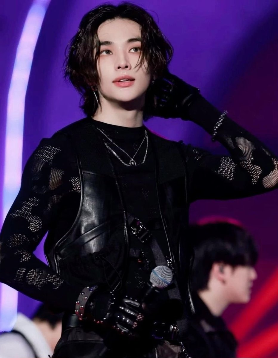 pieceofcake2003's tweet photo. if there is a God, then it's "Sherlock" Hyunjin... https://t.co/3W5vKOBhPL