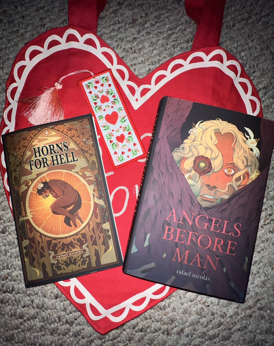bree343's tweet photo. #HornsForHell is so gorgeous😭I also have been wanting to get myself the gorgeous hardcover of #AngelsBeforeMan so I figured it was as good a time as any to do so♥️ @nicosraf https://t.co/cO9cZuLQN7