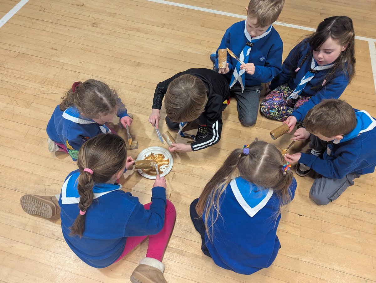 newryscouts's tweet photo. Our Beaver ๐ฆซ and Cub ๐บ sections made many wee birds happy last week by using recycled materials to make bird seed holders, giving wildlife something easily accessible during the freezing ๐ฅถ weather
#scoutingtogether #cubscouts #beaverscouts #bekindtowildlife https://t.co/d6thKPVhhh