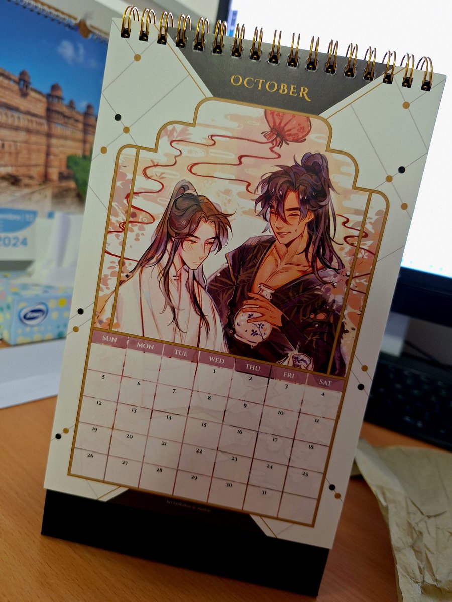 beautifully packaged, the calendar itself is amazing and full of artwork from artists I love, thank you <a href="/RoubaoTarot/">Roubao Tarot</a> 🤩✨️