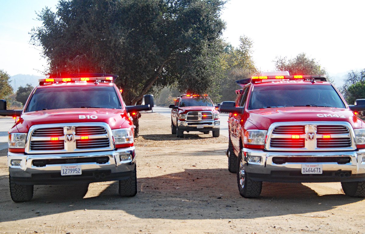 MayorOfLA's tweet photo. The @NWSLosAngeles has announced extreme fire danger will continue through Wednesday.

First responders and engines have been pre-deployed in areas close to the Palisades Fire and fire stations throughout the city.

Please prepare for extreme fire weather conditions: https://t.co/37iqmUK0Hd.

Stay informed and follow evacuation orders issued.