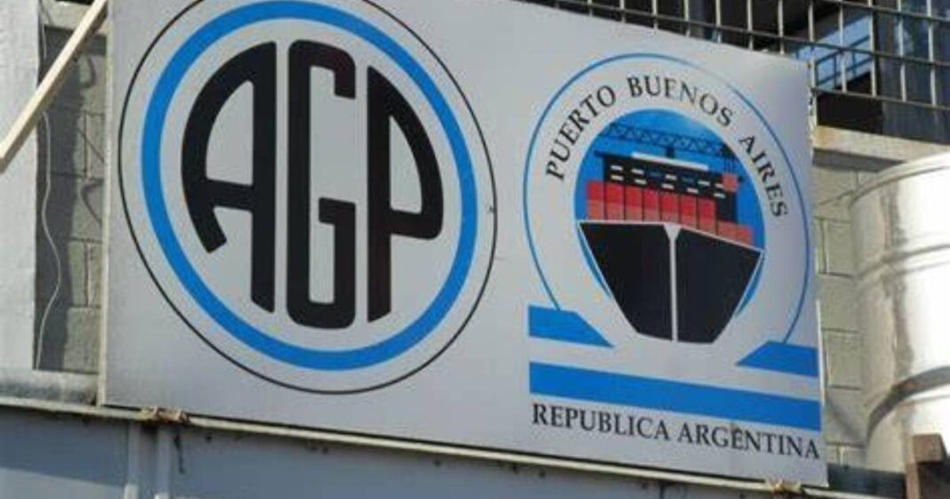 AAAJ00068631's tweet image. 📢 Tras la venta de la #AGP, #ATE asegura que "Hay aproximadamente 200 trabajadores. Todavía no llegaron las notificaciones de #despido pero sabemos que es inminente. Ni siquiera pudieron sacar sus pertenencias"

#ElPeorGobiernoDeLaHistoria
#MileiEsHambre

infogremiales.com.ar/tras-la-venta-…