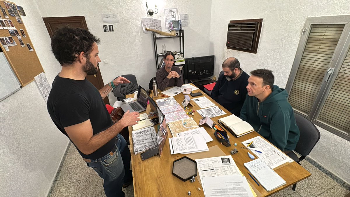 Sesión 13 de este Dracula Dossier. Operación: Perro Atrapado