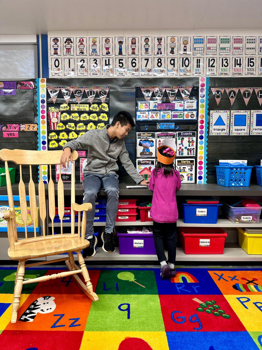 lincolnwoodsd74's tweet photo. Now in its second year, the collaborative 8th grade/kindergarten team-up event brings together the District’s oldest students &amp; some of the youngest for fun &amp; learning. #SD74Moments

See the experience firsthand: https://t.co/Vw16O6IeJF https://t.co/68qSI6nzuc
