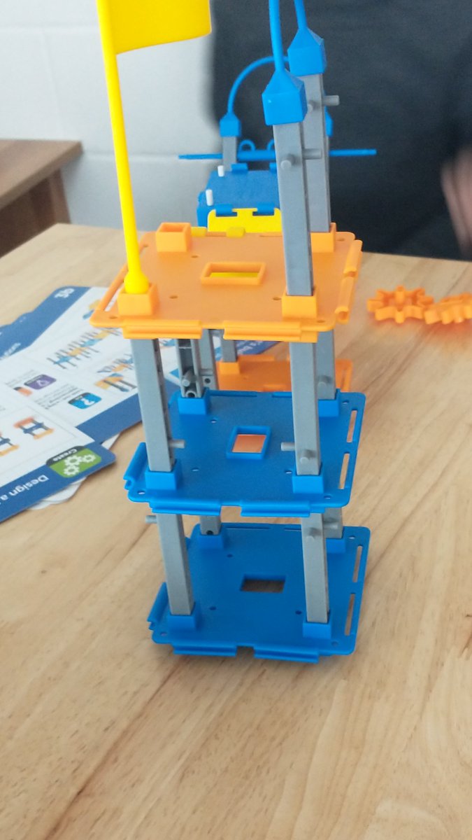 Julia Loeb tweet media