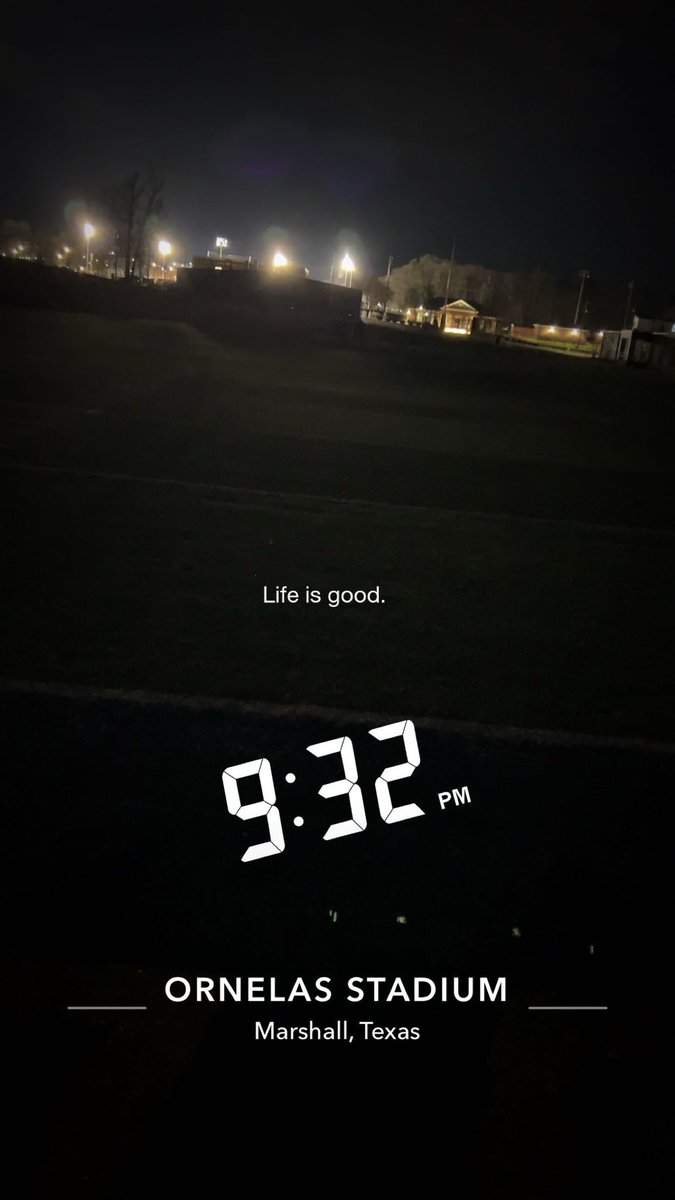 Jac2Saucey's tweet photo. Didn’t post last night but it felt so good to be back I had went to the field to get some work in!! Dropped right on my knees in the exact spot I got hurt at and gave all thanks to the man above🙌🏾🤝🏾1% better every day🐯💙 https://t.co/MPJw93t7CE