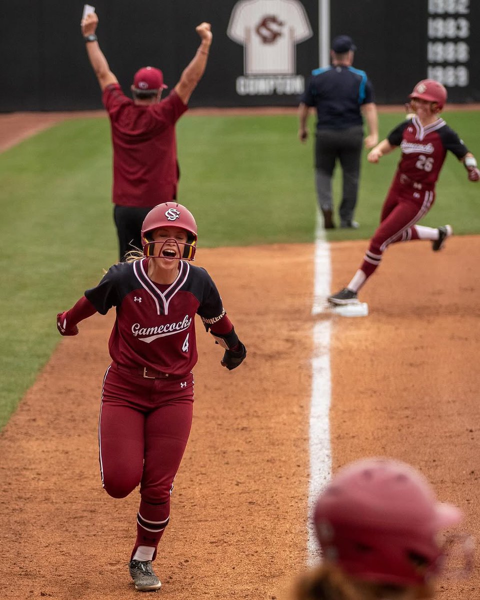 SoftbalAmerica's tweet photo. Some of the 8 teams to know outside the Top 25 💣
Full list of teams 👉 https://t.co/ywJQpTymP1
#AtEveryLevel | #SoftballAmerica https://t.co/wAF1bbczQF
