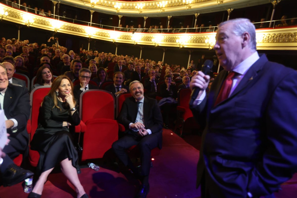 cnhelios's tweet photo. Rafael Feliz, presidente del Comité Organizador, ha tenido una importante intervención en la Gala Inaugural avanzando futuras actividades del Centenario y abriendo las puertas del mismo a toda la ciudad.

¡Atentos porque todos los eventos son fantásticos!

#100añosHelios 🔹 https://t.co/zRKgqomaCb