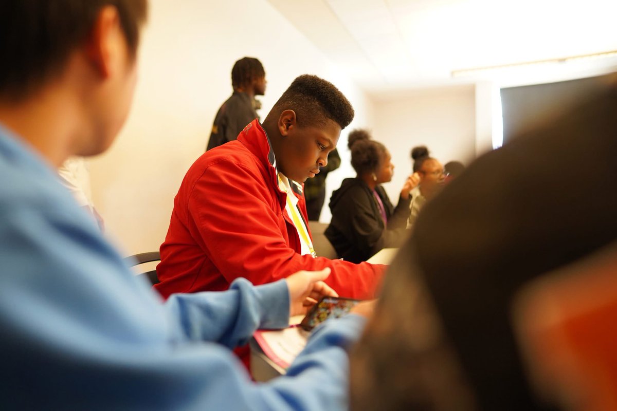 Through guidance, support, &amp; opportunities, we prepare the next generation to rise above challenges and lead with confidence and purpose. Join us in making a lasting impact. 🎓📢 Visit upliftfoundationnv.org to learn more
#upliftingouryouth #upliftfoundationnv