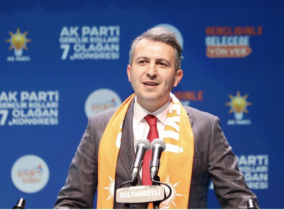Ayhan Üşdi tweet media