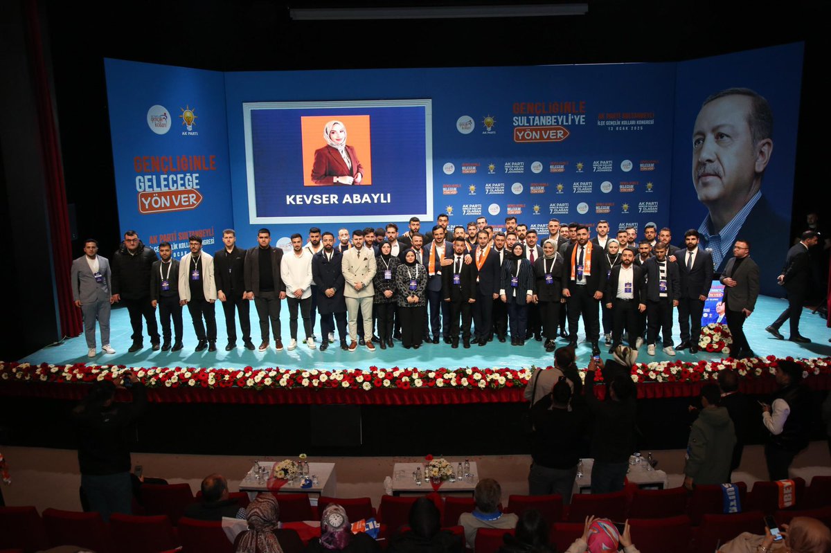 AK Parti Sultanbeyli Gençlik Kolları 7. Olağan Kongresi’nde dava aşkıyla dolu gençlerimizle bir araya geldik.

Kongremize teşrif eden İl Başkan Adayımız  Sn. Abdullah Özdemir (<a href="/abdullahozdemir/">Abdullah Özdemir</a>  ), Milletvekillerimiz Sn. Yahya Çelik (<a href="/yahyacelik_/">YAHYA ÇELİK</a>  ), Sn. Hasan Turan (<a href="/hasanturantr/">Hasan Turan 🇹🇷🇵🇸</a>