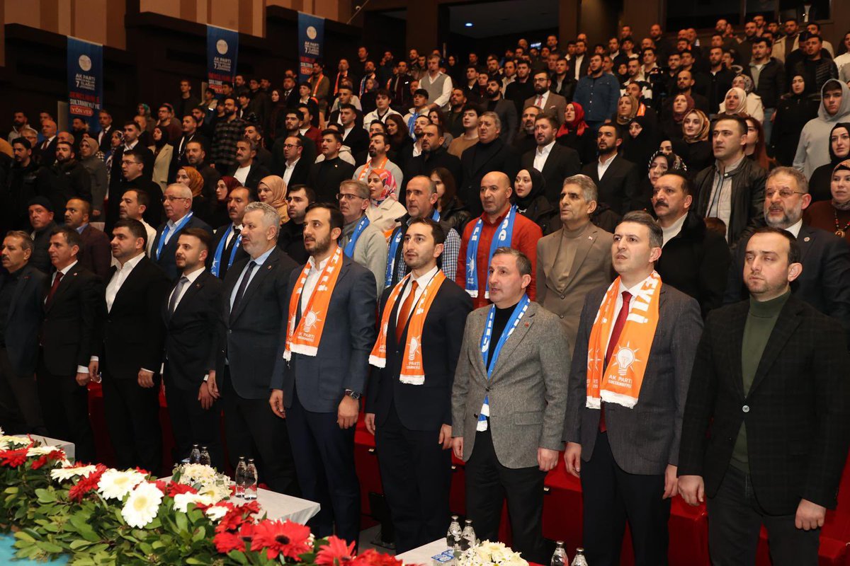Ayhan Üşdi tweet media