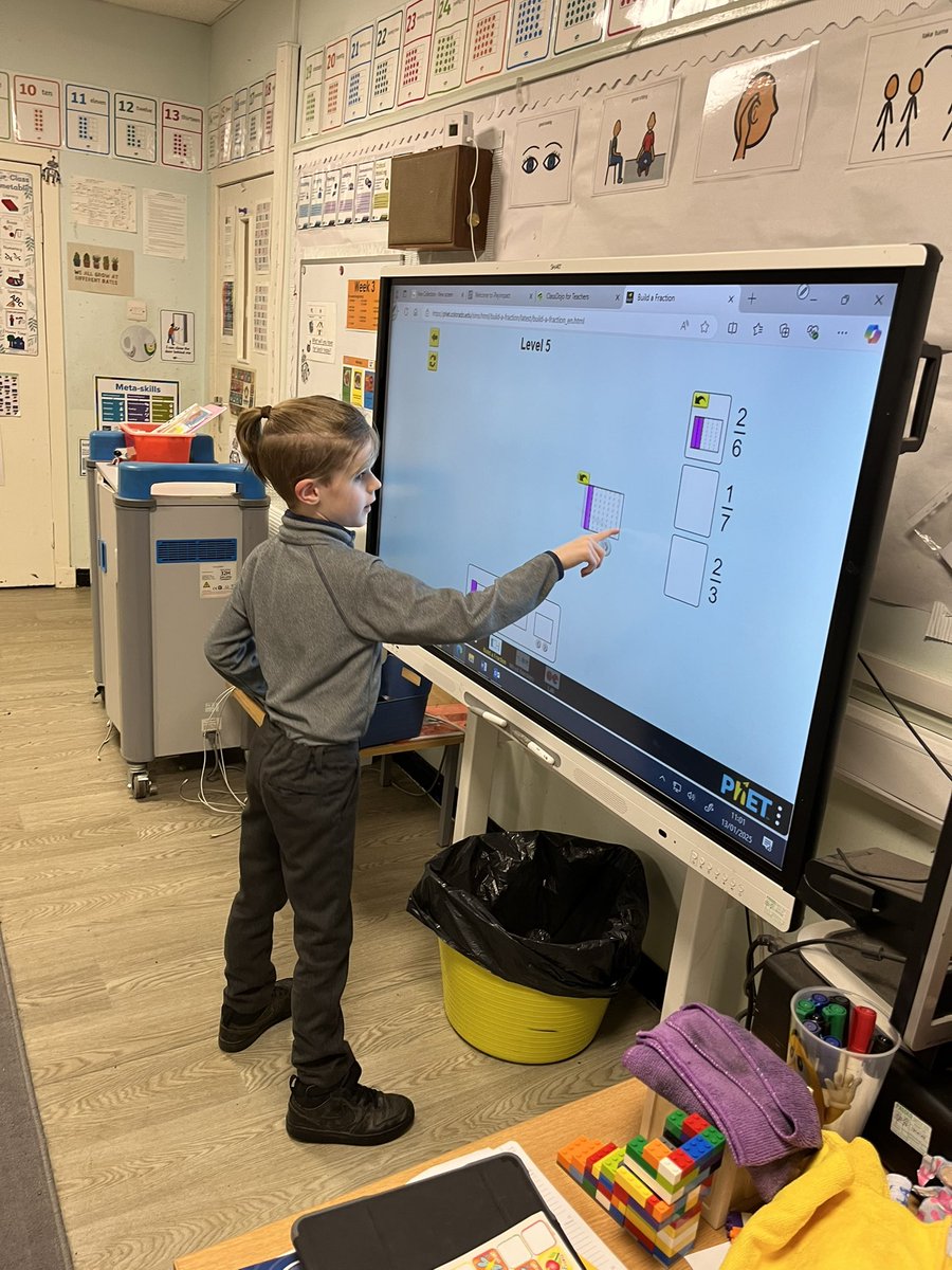 Revisiting fractions! We recapped fractions this morning by having an interactive matching game on the smart board to show different fractions. We discussed numerators and denominators and I was super impressed how well we remembered these big words and what they mean 👍🏻🧮