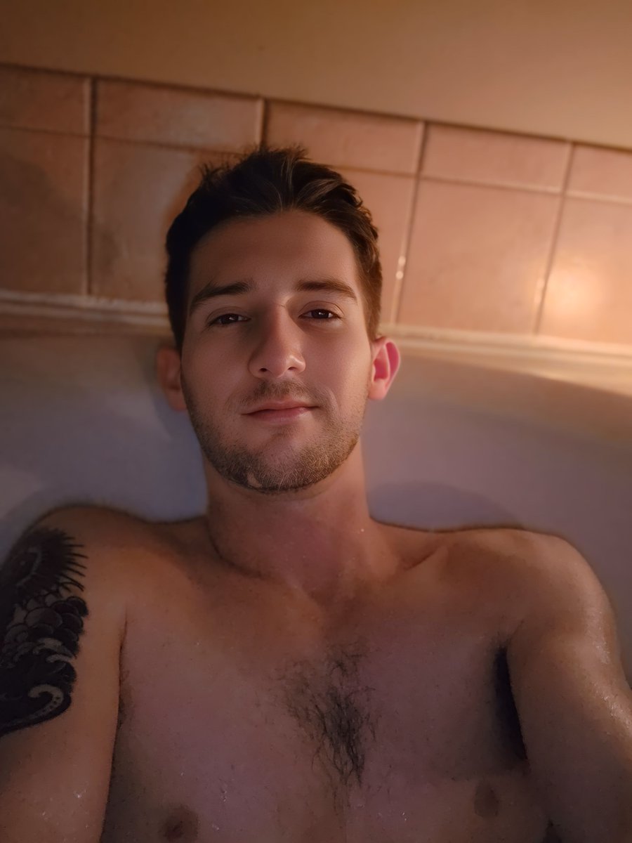 Finally used my tub in the new house last week 😅🚿

It's only been... a year?