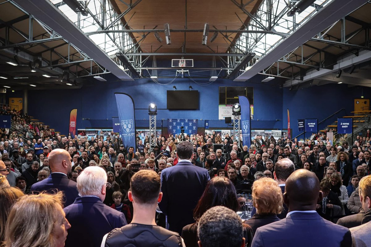 Sébastien Lecornu, François Ouzilleau et toute l’équipe de Générations Vernon ont le plaisir de vous convier à la cérémonie des vœux de la Ville de Vernon.

📅 Samedi 25 janvier      
🕒 10h00                          
📍Gymnase du Grévarin