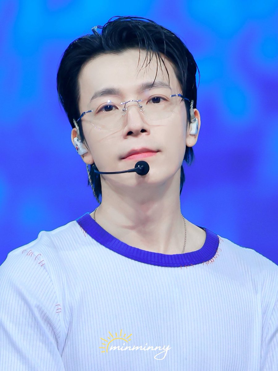 minminny_elf's tweet photo. 🩷🫶🏻❤️
2025.01.11
SMTOWN Live 2025 in Seoul

#슈퍼주니어DnE #SuperJuniorDnE
#동해 #DONGHAE #이동해 #ドンへ
#슈퍼주니어 #SUPERJUNIOR
@donghae861015 https://t.co/Q8a7gyyMr1