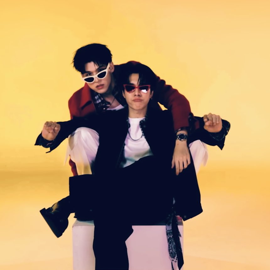 itskynani's tweet photo. loser lover — #skynani au 

— nani yang sulit move on ketemu sama sky yang baru pertama kali jatuh cinta. https://t.co/2n5jauNHqx