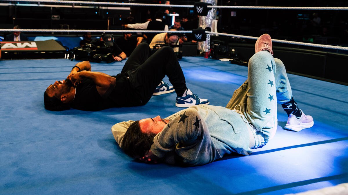 Teffo_01's tweet photo. CM PUNK PICS BTS FROM RAW ON NETFLIX DEBUT FEATURING THE ROCK! https://t.co/Ne10LyZSXf