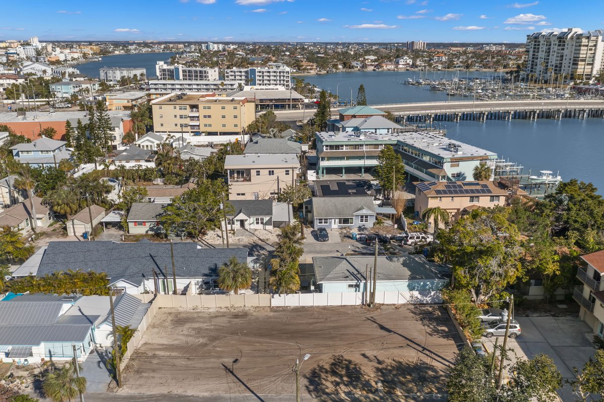 theCPMteam's tweet photo. Own a piece of paradise on Treasure Island's Sunset Beach. This 120x53-foot lot offers flexibility to create a stunning single-family home or a multi-family retreat, zoned for fewer than 10 units. https://t.co/pLdLGbCxLJ