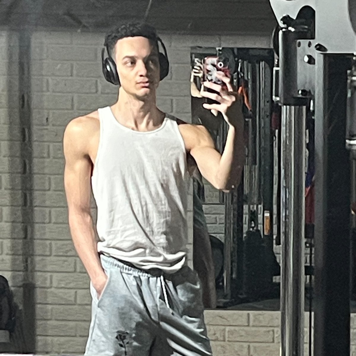 david_pittz's tweet photo. The grind never stops
#GymModels #FitAndFocused #StrengthInStyle https://t.co/jEipKexUMX