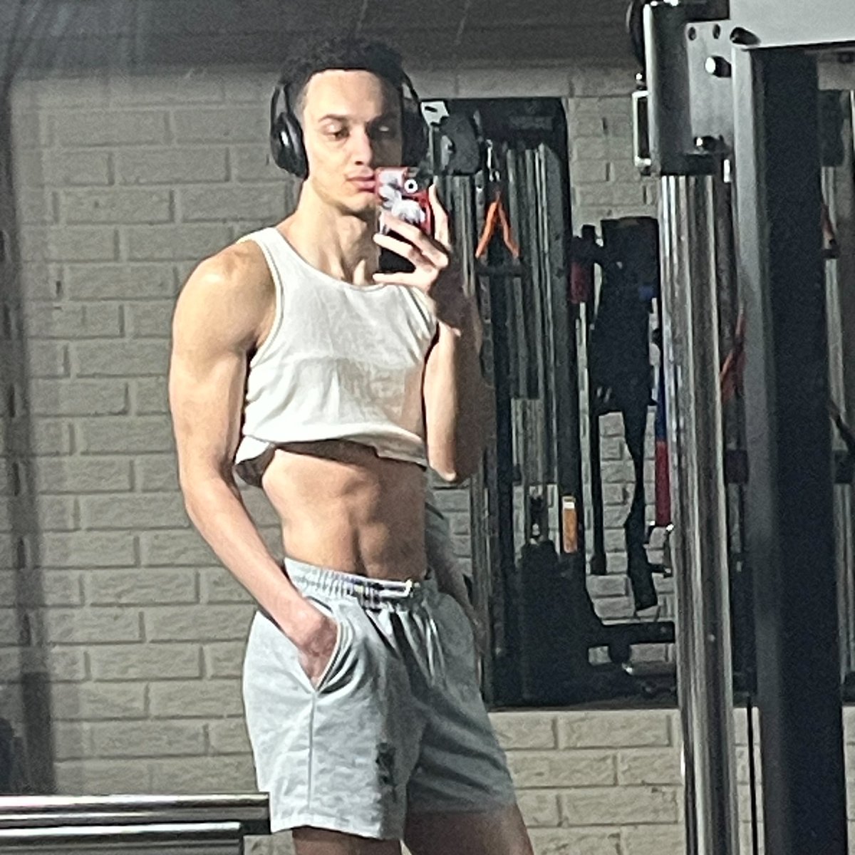 david_pittz's tweet photo. The grind never stops
#GymModels #FitAndFocused #StrengthInStyle https://t.co/jEipKexUMX
