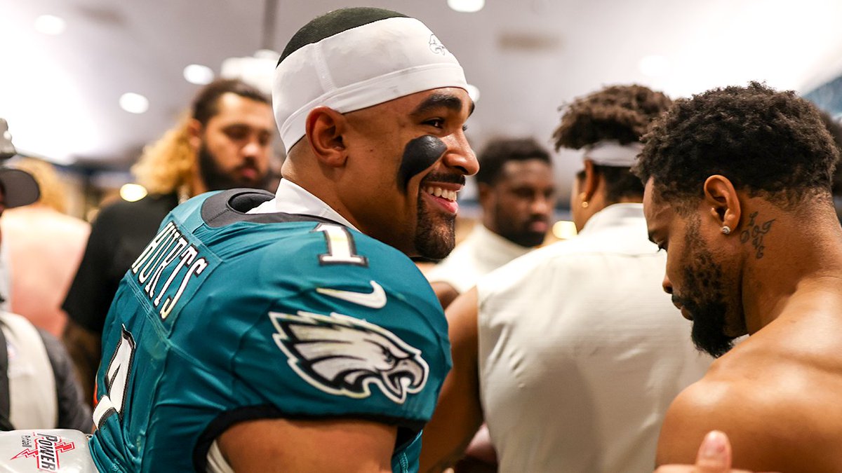Eagles's tweet photo. A bunch of dawgs still doing special s*** 😤 https://t.co/UPaolnfLJ9