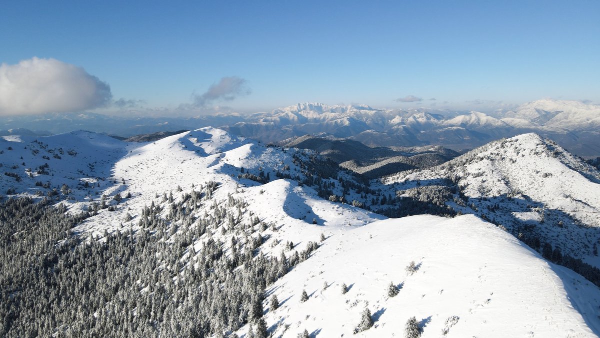 VisitGreecegr's tweet photo. Are you ready to unleash your inner snow enthusiast, savour mountain views, and create unforgettable memories at the #Mainalo Ski Centre? 🏔️ Let's hit the slopes and create some unforgettable winter memories together! 🎿
⛷️ https://t.co/ib1Siy9F5p
#visitgreece https://t.co/p9z6STquOc