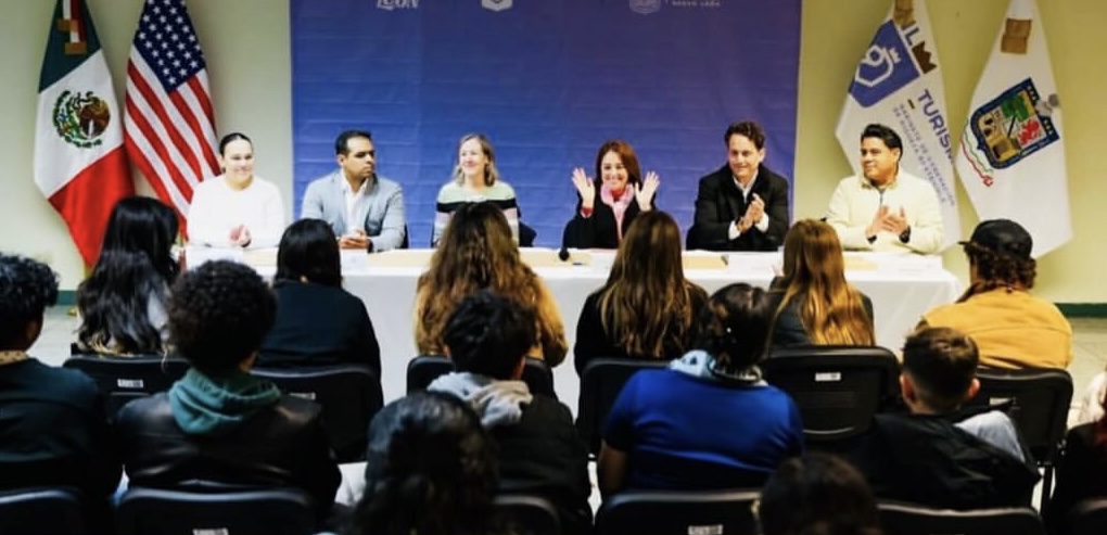 USMexicoFound's tweet photo. #USMexico360 | The cohort received a warm welcome to Nuevo León from Maricarmen Martínez (@Maricarmen_MtzV), Secretary of Tourism, and Stephan Kipper (@pepkipper), Undersecretary.

Participants engaged in meaningful reflections on the strong Texas–Nuevo León relationship. 🇺🇸🇲🇽

@secturNL