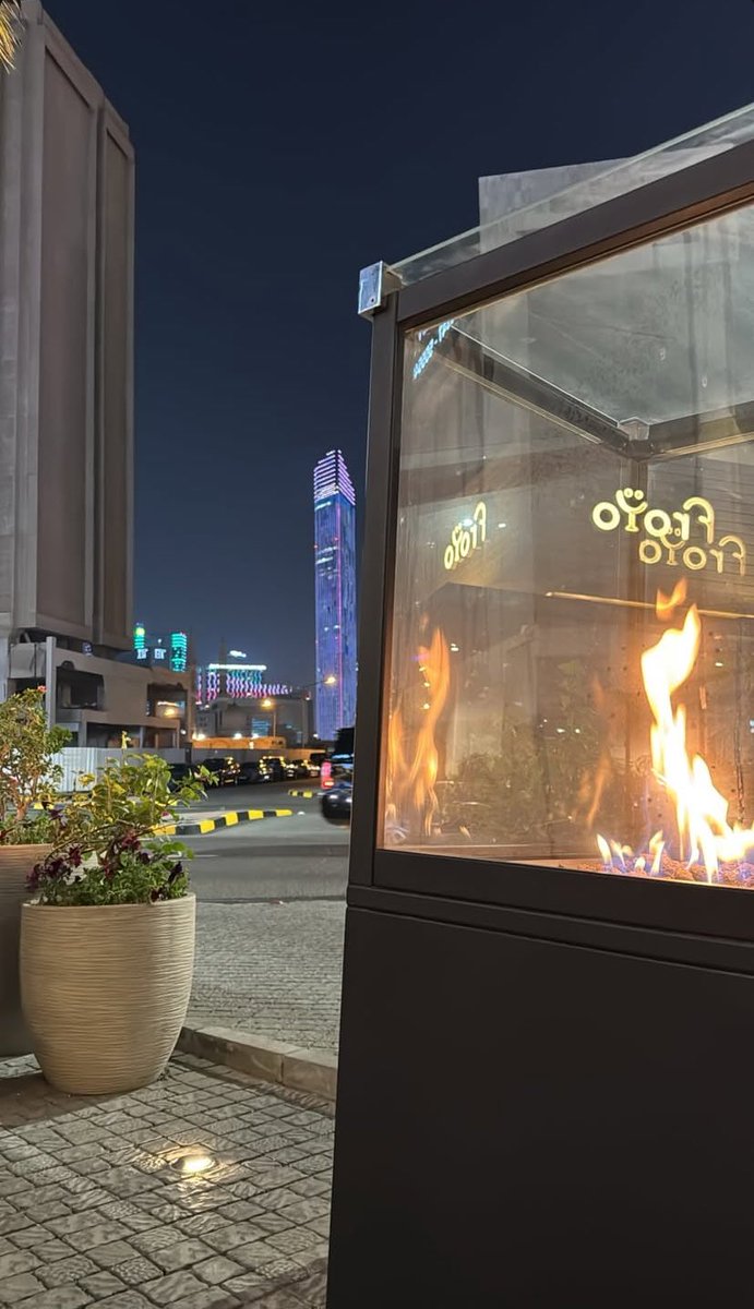 وإليـا مدحوك النــاس . . مالهم منّـه 
هم يبخصـون الطيّب وأنت تستاهـل .