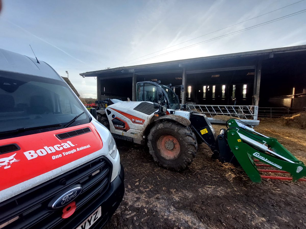 Bobcat 38-70 service/inspection carried out in Oxfordshire this week.
New, used and ex-demo visit bobcatsales.co.uk/offers/

 01235 523070
 mat@tvesales.co.uk

#Bobcatemea #TVEHireAndSales #SouthOfEngland #SkidSteers #2025Success #Oxfordshire #Abingdon #tetbury #Bobcat