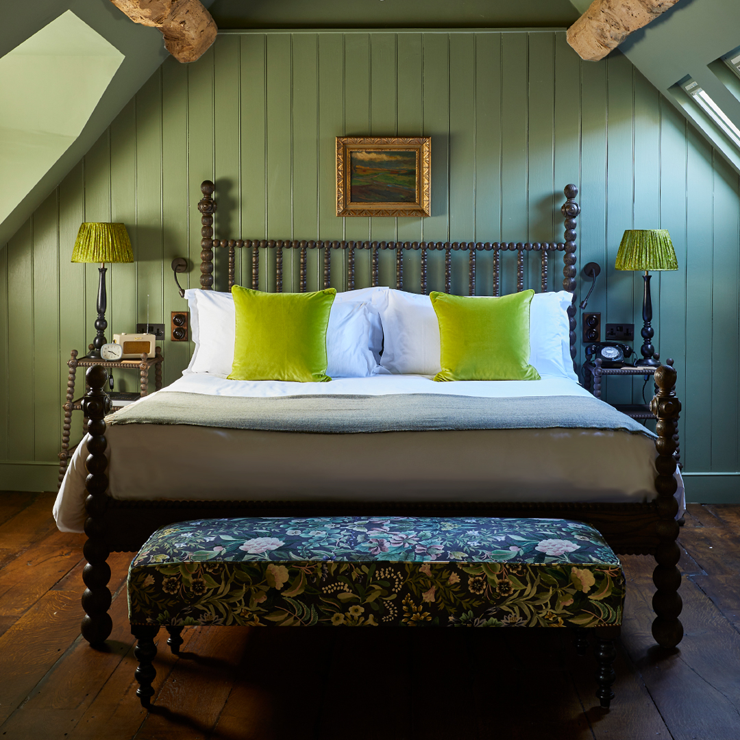 Beds so comfy you won’t want to leave… but when you do, there’s a delicious PIG breakfast waiting to tempt you out!🛏️

Stay at THE PIGs this January &amp; February with bed, breakfast, and a bottle of THE PIG Cut red wine to take home from £220.🌱

Book here: thepighotel.com/offers/new-yea…