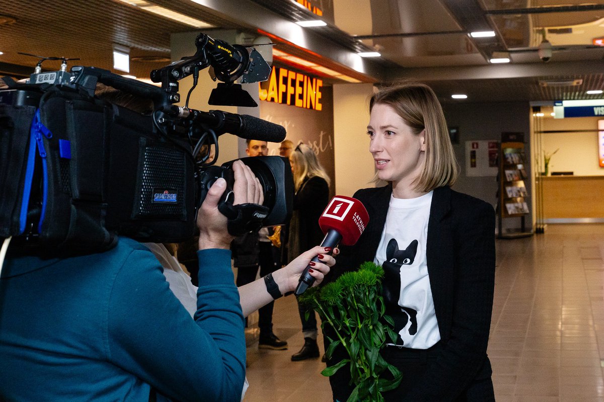 Koalīcijas partneri atbalsta kultūras ministres Agneses Lāces rosinājumu animācijas filmas "Straume" veidotājiem piešķirt 300 000 eiro naudas balvu un 150 000 eiro starptautiskā mārketinga aktivitātēm! 🐈‍⬛🤍

Foto: Agnese Zeltiņa