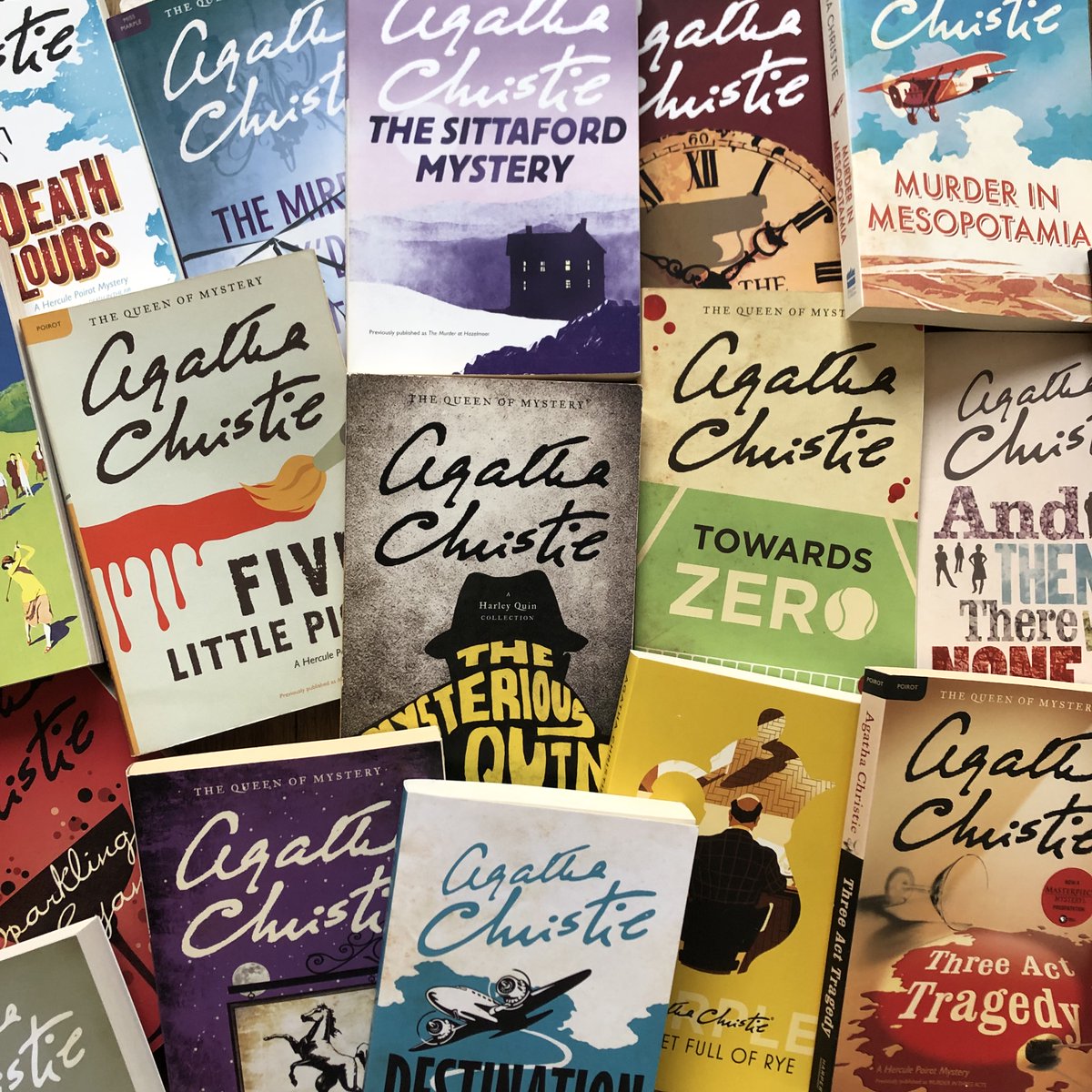 ❓Which book would you recommend to someone starting their Christie journey? Let us know in the comments 👇