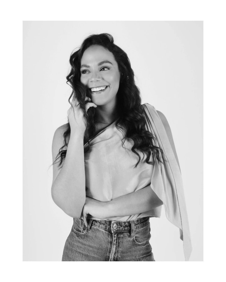 𝐂𝐥𝐚𝐮𝐝𝐢𝐚 𝐂𝐨𝐚 participo en 'Amor Amargo', producción de Pedro Ortíz de Pinedo para TelevisaUnivision #NCMtalent 🎬.

¡Pronto nuevas noticias! 

Talento: <a href="/ClaudiaCoa/">Claudia Ortega</a> | #ClaudiaCoa 👤.