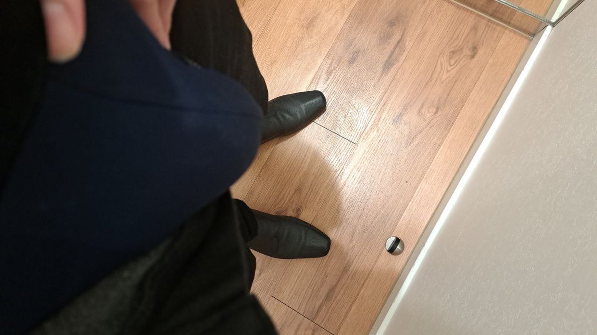 NotHan246837's tweet photo. #皮鞋黑袜 #正装黑袜 #阴茎 #肉棒 #撸管 #手淫 #自慰 #皮鞋 #黑袜帅哥 #黑襪 #��莖 #打手槍 
鼓鼓的很漲，需要人幫忙。 https://t.co/LW8jvNCdSi