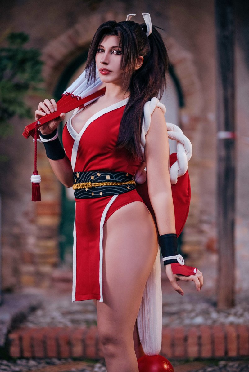 Celaena Cosplay tweet media