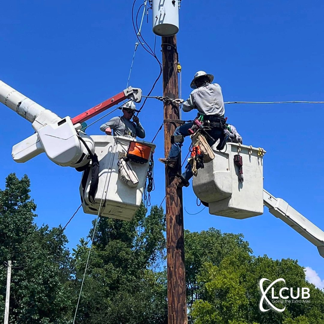 YourLCUB's tweet photo. 💪 #Linemen can climb up to 20 utility poles in a single day during emergency repairs, showcasing incredible dedication to keeping the power on for all of us. Thank you for your tireless effort and hard work! #linemanstrong #linemanwork https://t.co/uqooslAegL