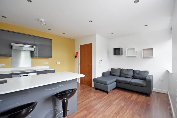 WestONEspace's tweet photo. If you’re after your own place and are ready to move in this month, this is the property for you 💜

📍 Pear Street, Ecclesall Road 

🛏️ 1 Bedroom
🚿 1 Bathroom
🛜 Broadband included 

Click the link below or call us on 0114 213 4780 for more details.

https://t.co/TNxdxmEBmY https://t.co/AfA2YPF8NQ