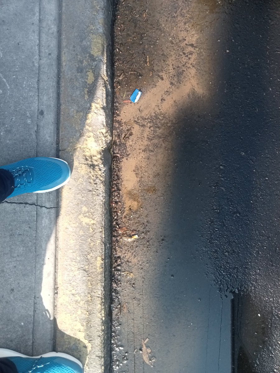 Fuga de agua en 
Av aztecas frente a Aurrera Cantil
 Pueblo Los reyes 
Alcaldía Coyoacán 
<a href="/SACM_Oficial/">SACM México</a>
<a href="/Alcaldia_Coy/">Alcaldía de Coyoacán</a> <a href="/SEGIAGUA/">Secretaría de Gestión Integral del Agua</a>
