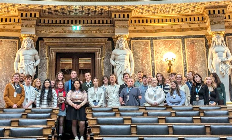 Polsoc visited Vienna last week as our international trip this year and had an absolute blast! We visited Vienna City Hall, Schönbrunn Palace, the Austrian Parliament and more! Thank you to everyone who made this trip happen, we can't wait to see you all for semester 2! 🇦🇹 🏰