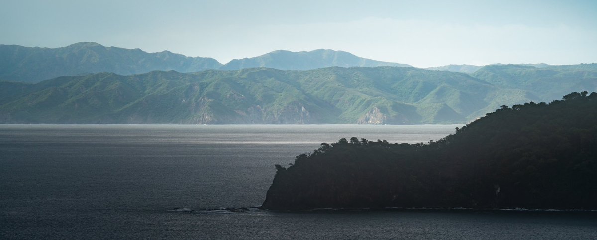 Papagayo Peninsula soaking in the mood of an afternoon storm 🌧️

Captured this past summer in Costa Rica's northwest province of Guanacaste🌴