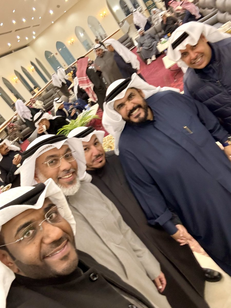 engkhaled2010's tweet photo. مع زملاء الدراسة م.مساعد الصرعاوي وم.ابراهيم الريش وم.سعود الحجرف بعرس (الريش) ،،عسى الله يديم عليهم الافراح 🎉 https://t.co/iOyF26wKbg