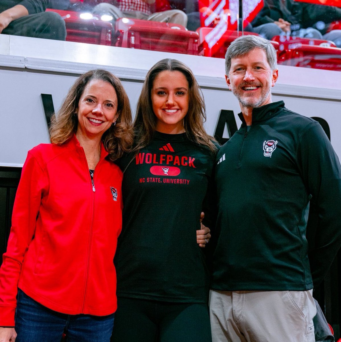 LadyPhenomHoops's tweet image. 2025 Adelaide Jernigan has only elevated her game even more, putting up strong numbers of 26.3ppg, 5.3rpg, 2.2apg, and 2.4 spg. The #NCState commit continues to prove why she is a Top 100 prospect

@adelaidej2025 @Coach_Rick57 @colbylewis20 @POBScout @JeffreyBendel_ @ty1ewis