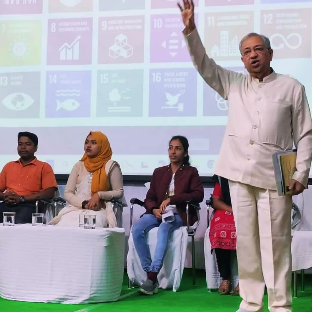 SuklaSubhechha's tweet photo. National youth day 2025❣️🥰
May our career path be filled with achievements and milestones🤞😊 https://t.co/mAd43SSs7v