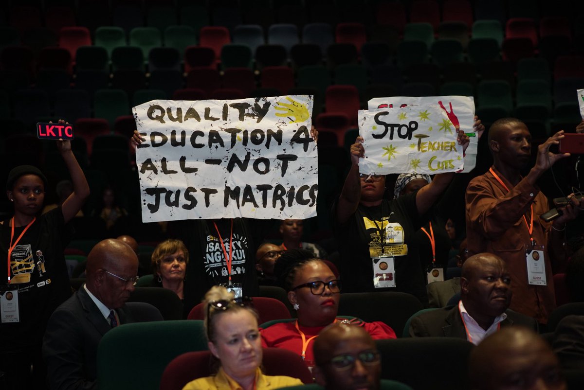 SundayWorldZA's tweet photo. A group of protestors has gathered, standing united for a cause that remains unclear at this stage. Authorities are monitoring the situation as more details emerge.
#Protest #BreakingNews #UpdatesComing #MatricResults2024 https://t.co/Wwig4rd9Qk