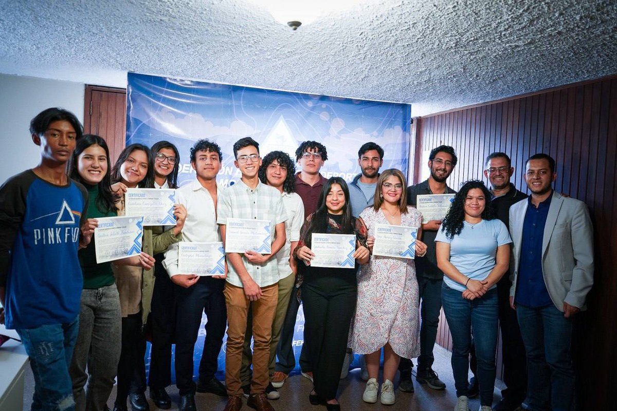 FEHDME's tweet photo. 🎓  II PROMOCIÓN DEL TÉCNICO DEPORTIVO EN ACTIVIDADES DE MONTAÑA (TD1) Con orgullo informamos la graduación de 11 técnicos especializados, quienes completaron módulos avanzados en montañismo y escalada. Este logro marca un paso más hacia el fortalecimiento de la FEHDME🏔️ https://t.co/nWmmvb0xf3