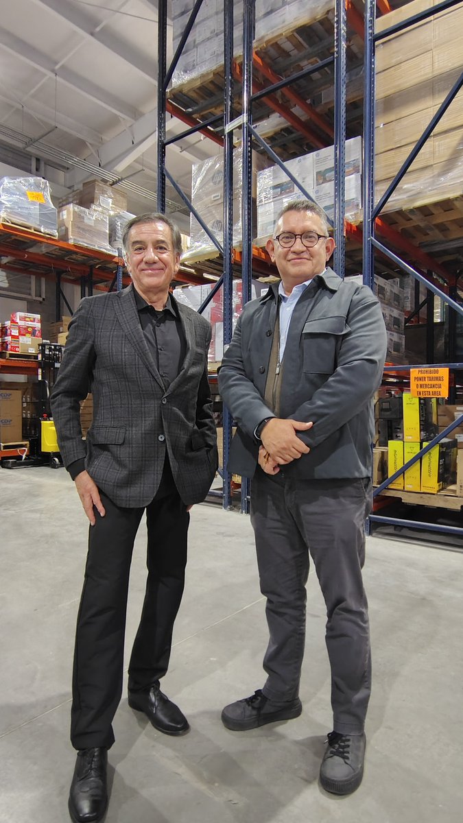 #CyberPowerMX presente en la inauguración de las nuevas oficinas de <a href="/GrupoCVA1/">grupocva1</a>. Este nuevo espacio representa no solo crecimiento, también un compromiso compartido con la innovación y el desarrollo de soluciones que transforman el mundo TI.