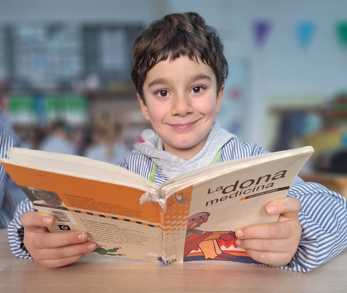 🌟 Llegir per viure, 
viure per llegir 🌟
A #Dominiques TGN sabem que els llibres són molt més que pàgines plenes de lletres 📚✨
👉 Junts continuem convertint cada paraula en experiència i cada història en inspiració
#SomDominiquesTGN🌟
❤️L'escola que t'estima❤️
#emocionatiaprèn