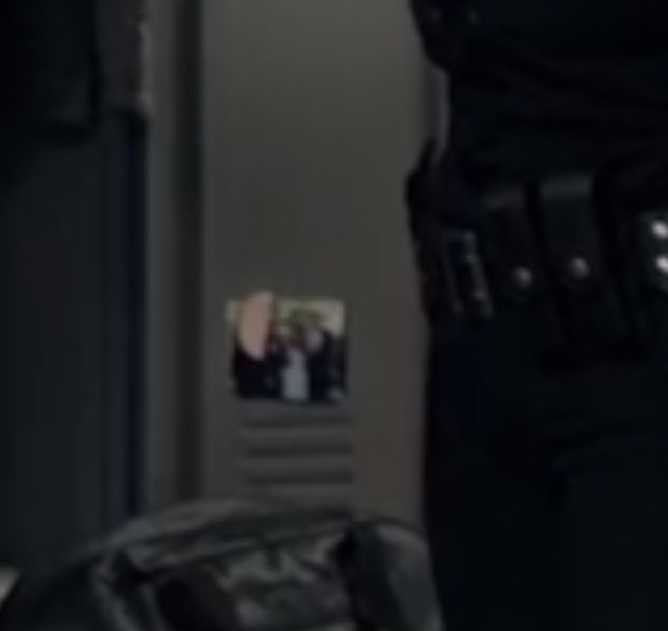 hqneychenford's tweet photo. GUYS IM GOING TO THROW UP. LUCY HAS A PICTURE OF HER AND TIM AT BAILEN WEDDING UP IN HER LOCKER FUCKEKFKOEKD https://t.co/qTnUK7AMZe